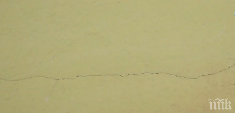 Странен метод за балиране на отпадъци напука жилищен блок в Горна Оряховица