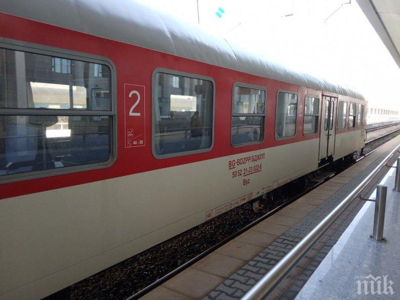 БДЖ обновява съставите на влаковете с ремонтирани вагони (СНИМКИ)