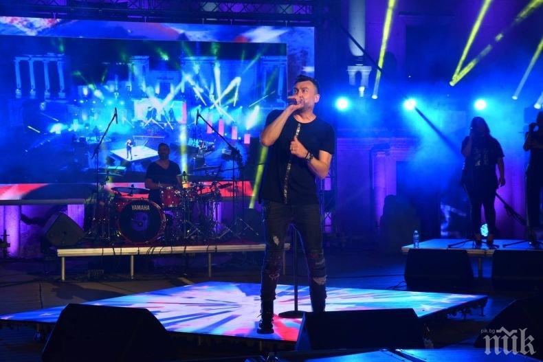 ОТНОВО В ЧАС: Любо Киро учи гимназисти на авторско право