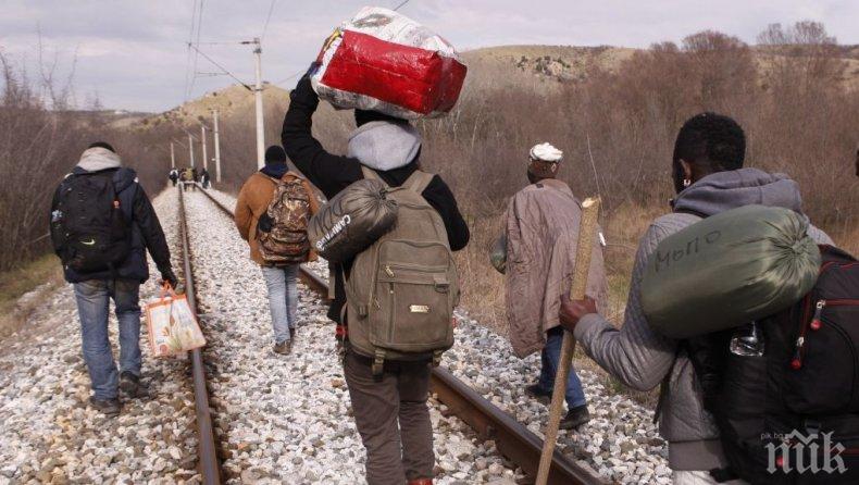 ПАК ПЛЪЗВАТ: Задържаха 13 нелегални мигранти в Елховско