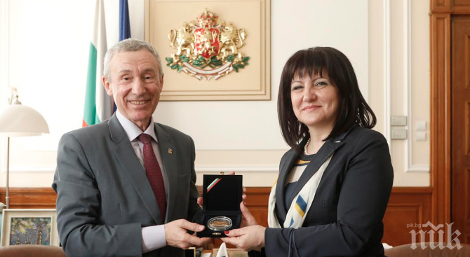 Цвета Караянчева разговаря с Андрей Климов (СНИМКИ)