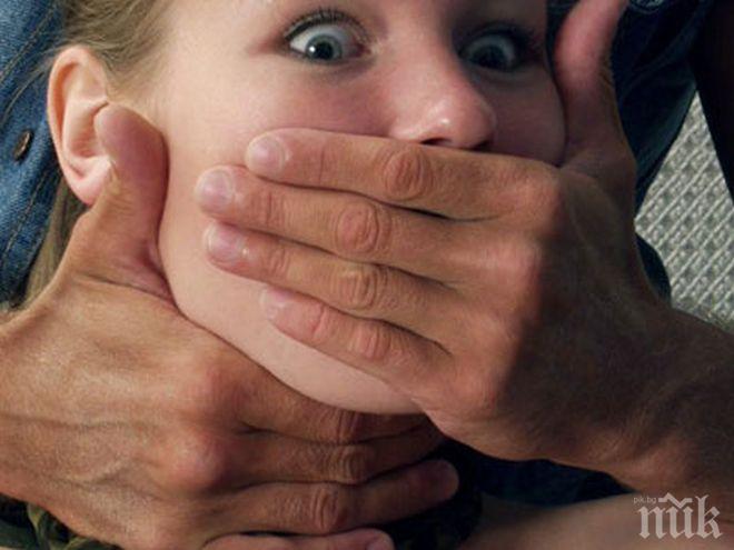 ШОК: Педофил изнасили по-малките си брат и сестра, докато родителите не са вкъщи