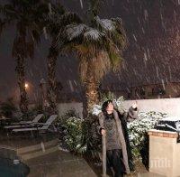 Кичка Бодурова се радва на снега в Лас Вегас, лошото време затвори пътища и летища (СНИМКИ)