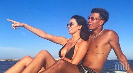 деле али заряза сочната руби хукна едрогърда златотърсачка снимки