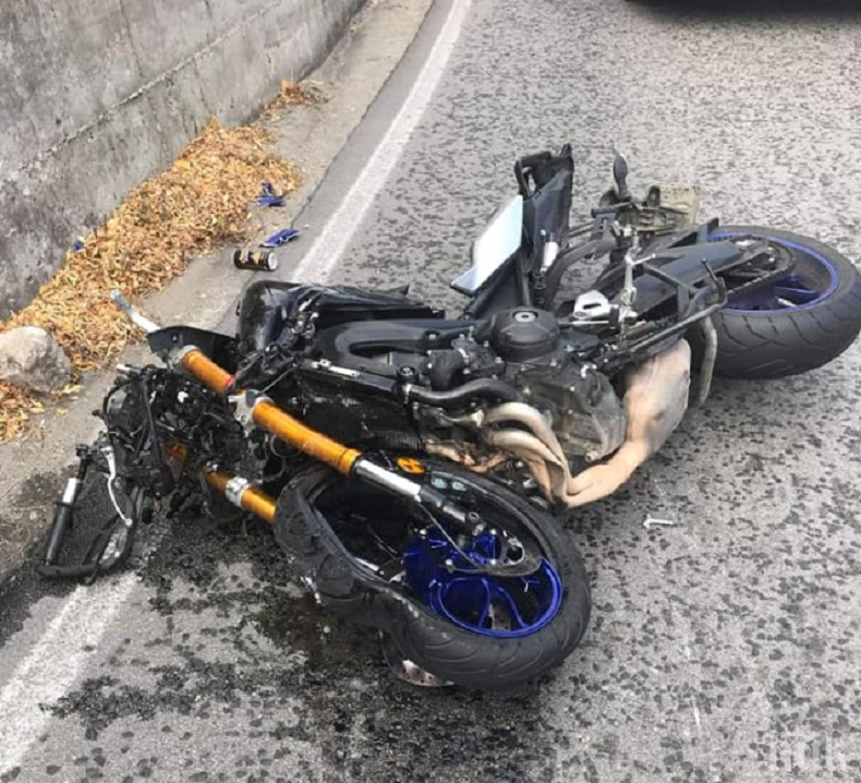 Шофьор блъсна моторист във Варна, счупи му крака
