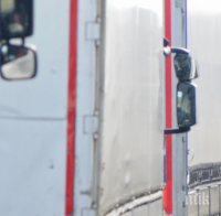 ВАЖНО: КАТ вече няма да спира тировете в празнични и почивни дни