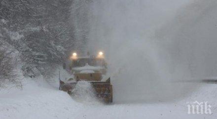 доброволци пожарникари измъкнали преспите монтанско