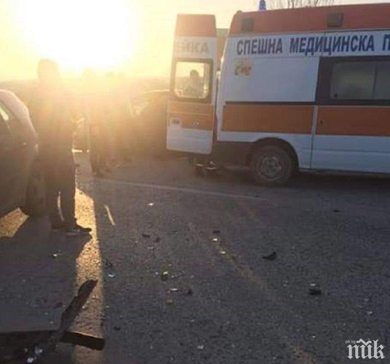 ЖЕСТОКО МЕЛЕ КРАЙ КАРНОБАТ: Двама мъже се борят за живота, единият е в кома  