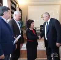 ИЗВЪНРЕДНО В ПИК: Борисов прие медсестрите, Ананиев с остър коментар за протеста