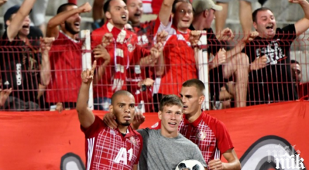 звяра показа огромно армейско сърце