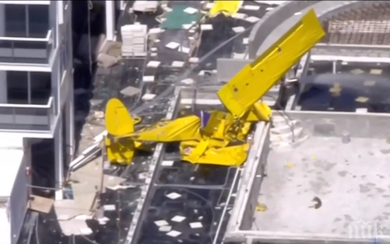 ЖЕСТОК УДАР: Самолет се вряза в 18-етажна сграда