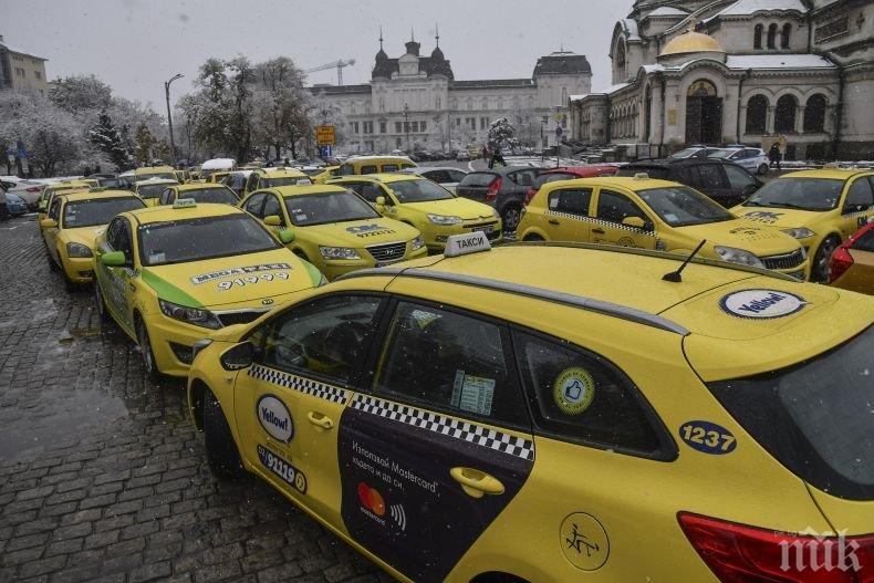 Таксиметрови шофьори искат пряка линия с телефон 112 
