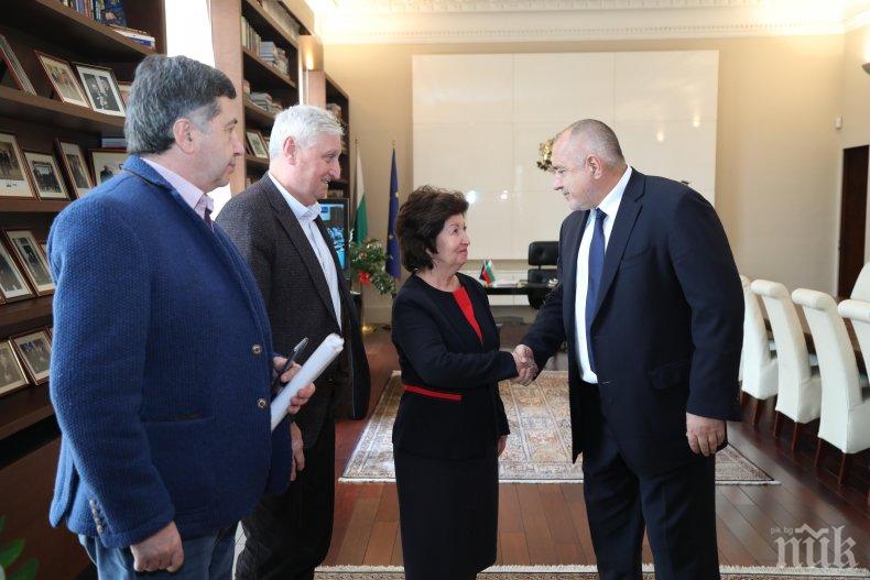 ИЗВЪНРЕДНО В ПИК: Борисов прие медсестрите, Ананиев с остър коментар за протеста