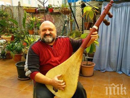 Див Козел гони зимата в Бургас с китара и мартеници