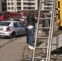 ОТ ПОСЛЕДНИТЕ МИНУТИ: Билборд падна в София, има ранен