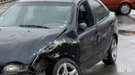 внимавайте чужденци схеми пътя прибират пари леки катастрофи