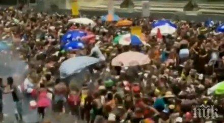 лудост рио масов бой безредици време карнавала видео