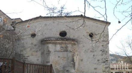 мелник ремонтират затворена години църква