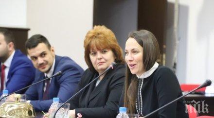 ева майдел страховете приемането еврото необосновани