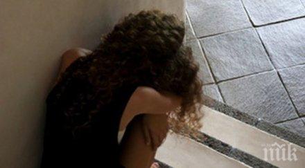 задържаха двама извратеняци изнасилвали системно годишно дете