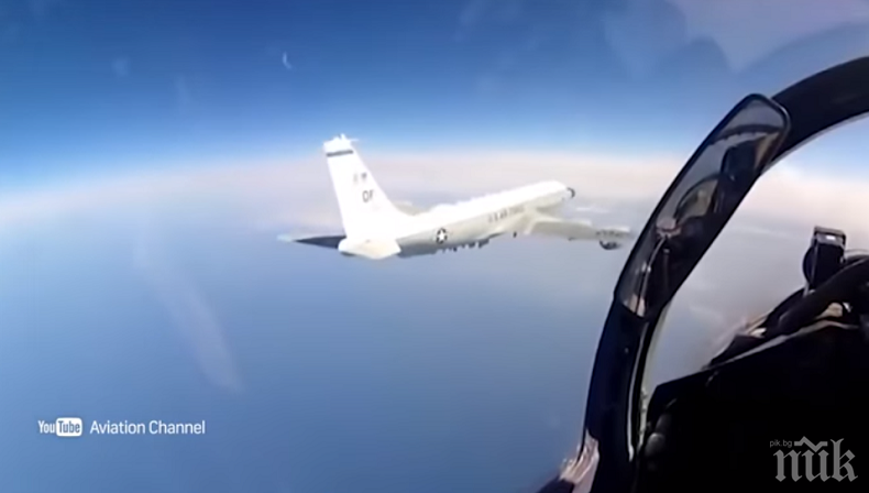 УНИКАЛНО ВИДЕО: Ето как Су-27 прихвана американски разузнавателен самолет над Балтийско море