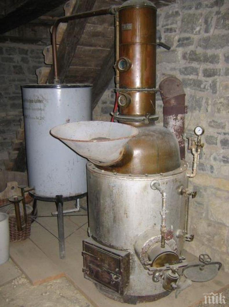 Ракиджийница обгазява село с дим от горени памперси, РИОСВ се забави 12 дни с проверката и я намери заключена