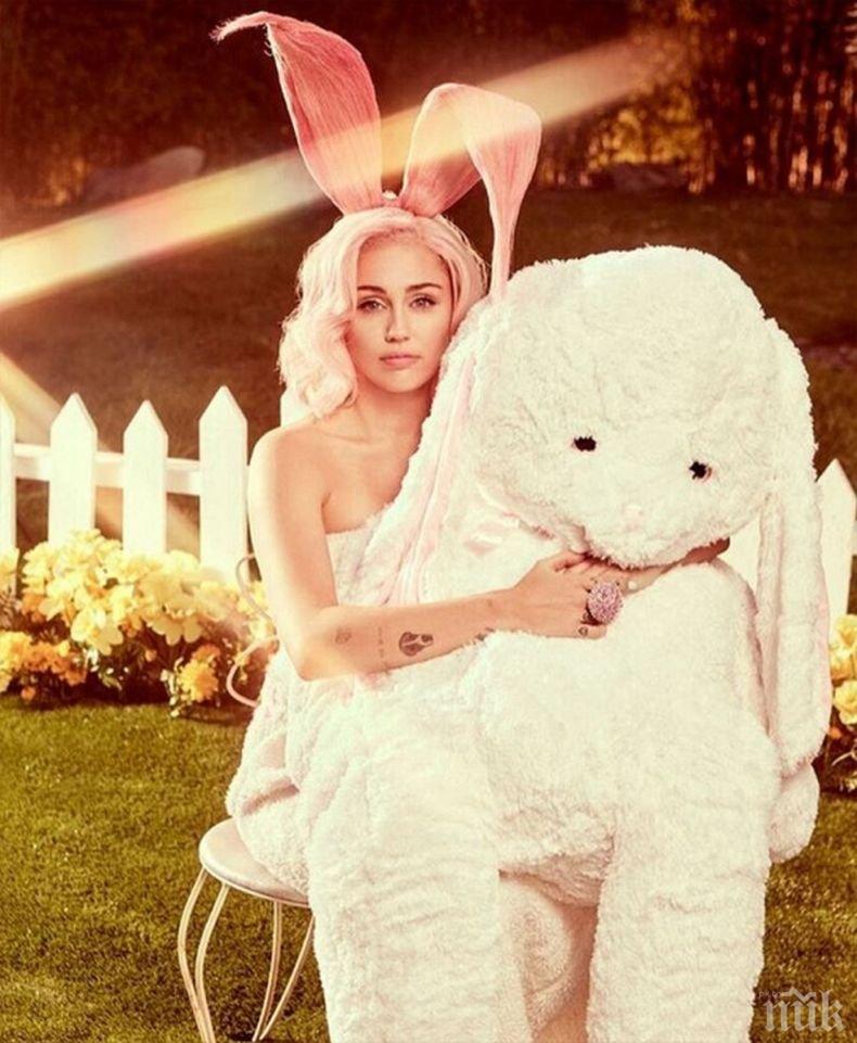 Майли Сайръс призна с кого е била първата й целувка