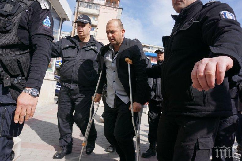 СКАНДАЛНО - Бащата-бияч, който преби 14-годишната си дъщеря: Пуснете ме, хотелът ми ще фалира (СНИМКИ)