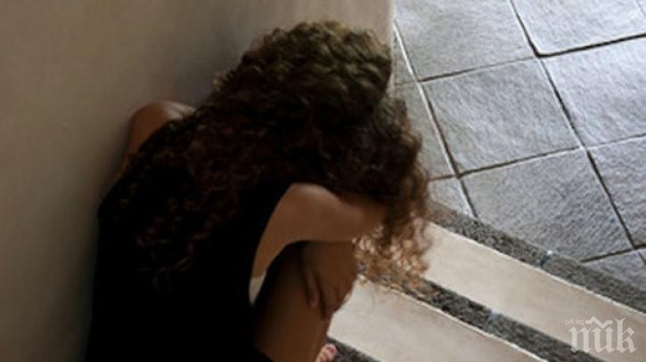 Задържаха двама извратеняци, изнасилвали системно 12-годишно дете