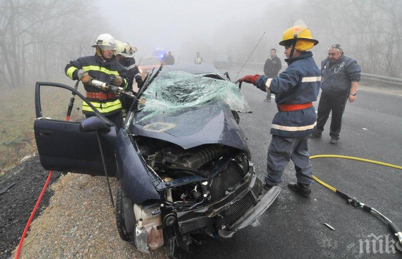 Зверско меле след опит за бягство от полицаи прати двама младежи в кома