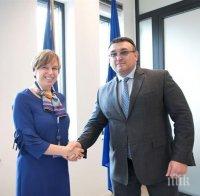 Младен Маринов на работно посещение в Европол с главния секретар Ивайло Иванов (СНИМКИ)