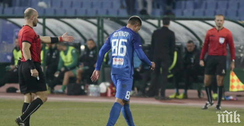 Божинов притесни сините