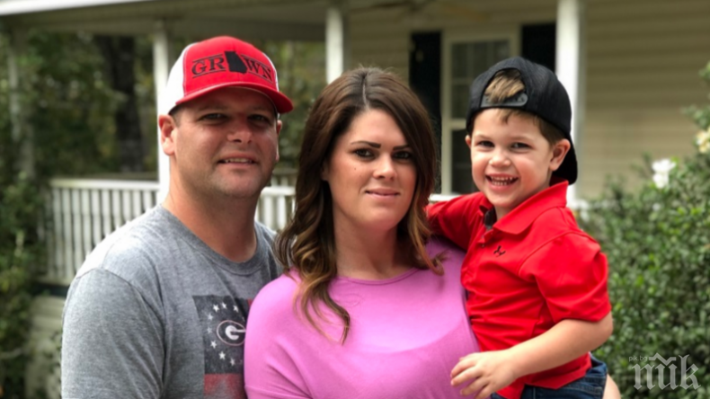 Дете уби златна рибка от любов (СНИМКИ)