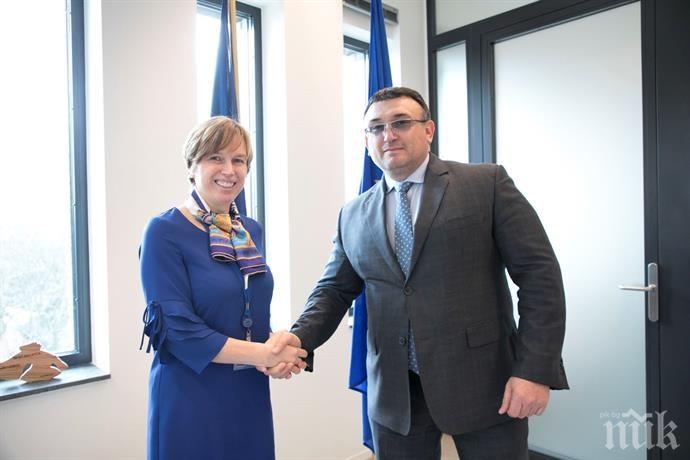 Младен Маринов на работно посещение в Европол с главния секретар Ивайло Иванов (СНИМКИ)