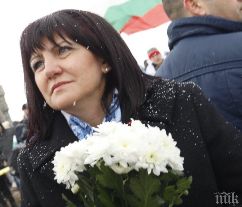 Цвета Караянчева открива изложба в Кърджали 