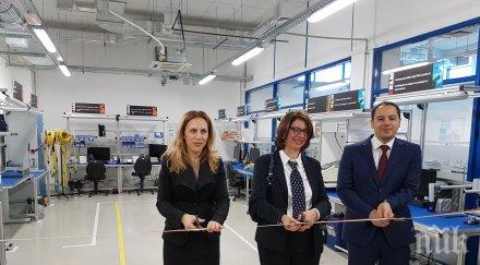 вицепремиерът марияна николова откри тренинг център служители швейцарско предприятие нас