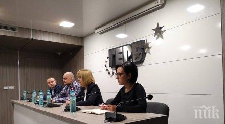 фандъкова среща младежите герб всеки ден борим фалшиви новини общината снимки