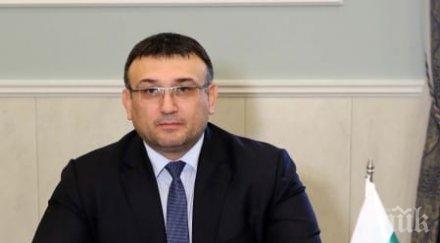 министър маринов отдава почит памета командоса емил шарков