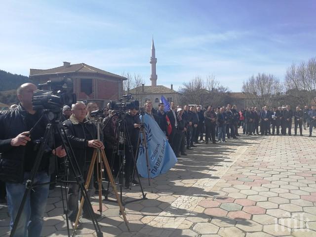 ГОДИШНИНА: В Барутин почитат жертвите на Възродителния процес