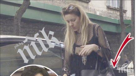 пик ретро пиарката корнелия фука чанта живанши бона снимки