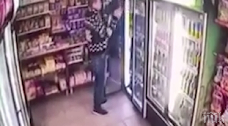 ТЪРСИ СЕ: Нагъл крадец обра магазин в центъра на София