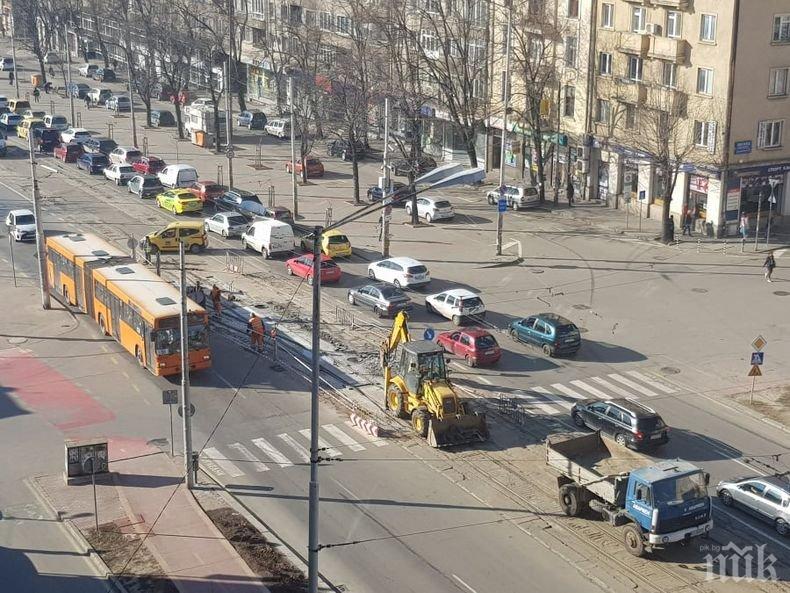 ВАЖНО: Ремонт променя временно движението в София