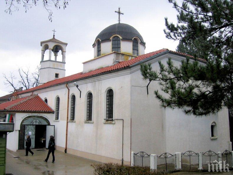 ЗА ВЯРАТА: Петрич скочи на бунт срещу отец Павел