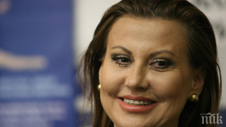 Илиана Раева отпразнува рождения си ден на плажа (СНИМКИ)