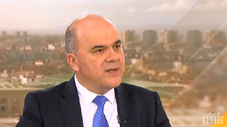 Социалният министър успокои: Няма отпусната пенсия по новите правила