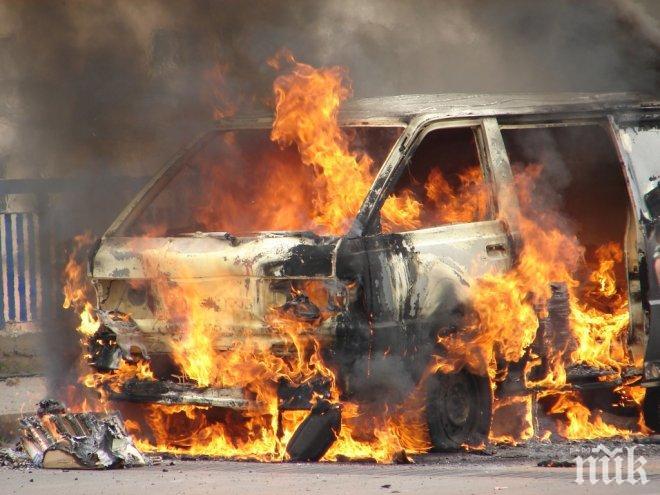 Кола изгоря като факла на пътя София-Варна
