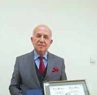Проф. д-р Стоян Денчев удостоен с почетния знак на Съвета на ректорите