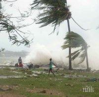 Циклон с пориви на вятъра от 250 км/ч връхлетя Северна Австралия