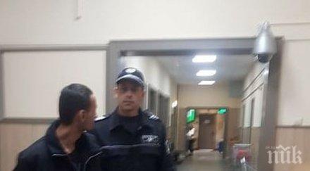 педофилът задържан пловдив буйствал ареста удрял главата стените