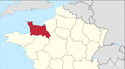 кмет франция подаде оставка заради голи снимки